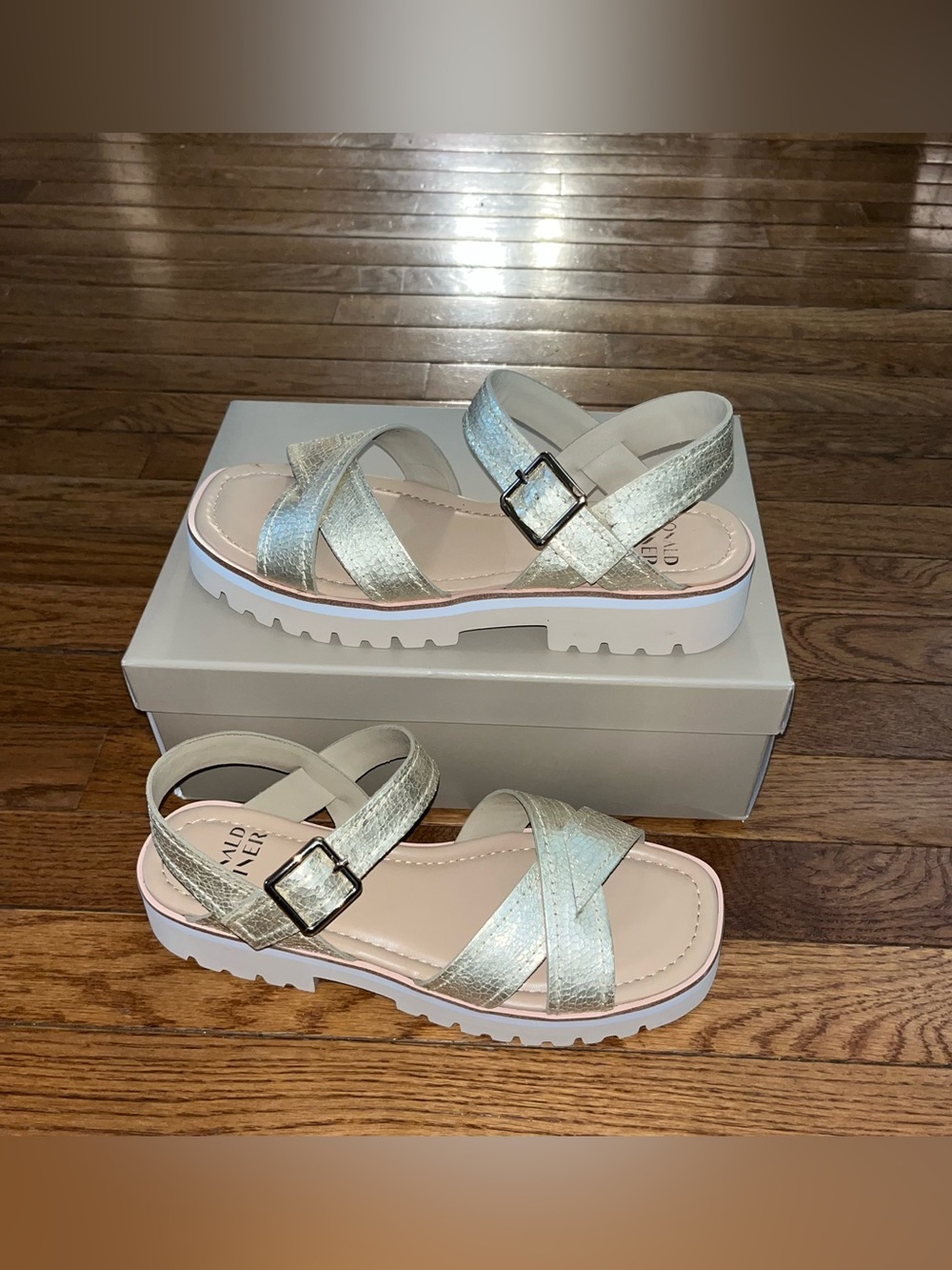 Donald Pliner Lug Sole Slingback Sandals Platino Pebbled Metallic Women’s 8.5